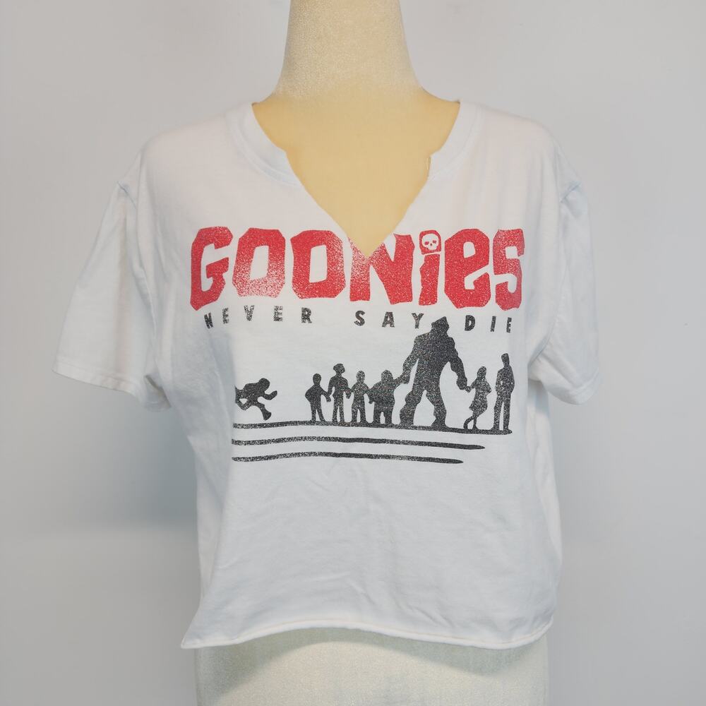 Womens Goonies Never Say Die Cropped T-shirt Size 2XL White Graphic Pink Rock